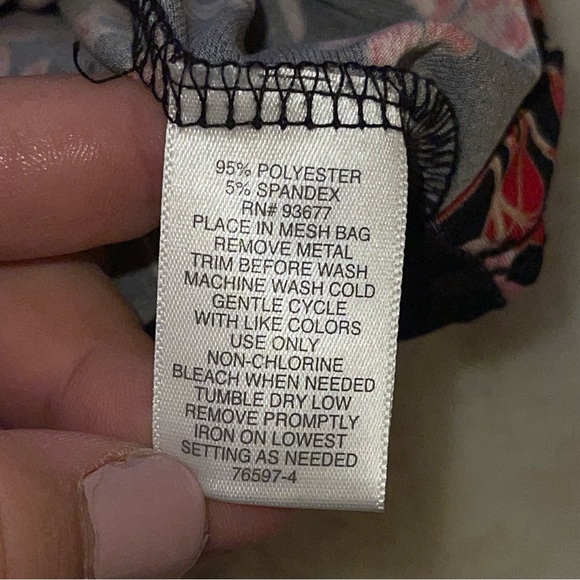 Liz Claiborne Floral Blouse - Picture 5 of 9